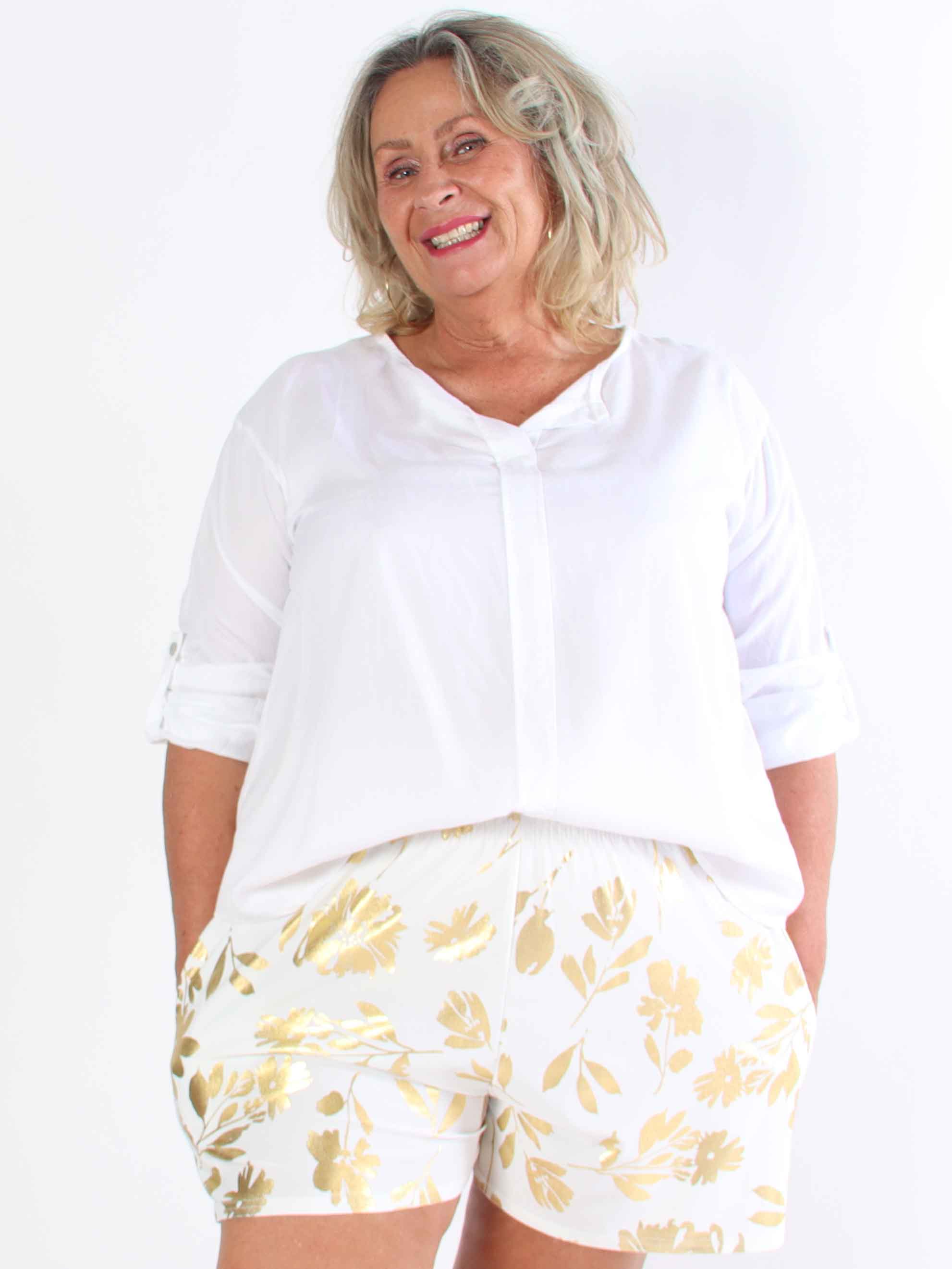 Pams Gold Flower Shorts - Elastiske plus size shorts med guld blade
